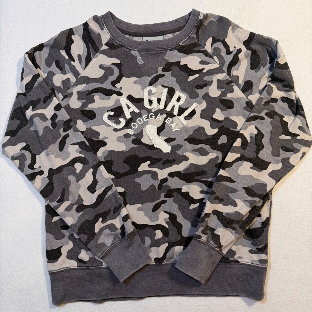 CA Girl Bodega Bay Camo Raglan Sweatshirt Gray Camouflage Pullover Women Medium